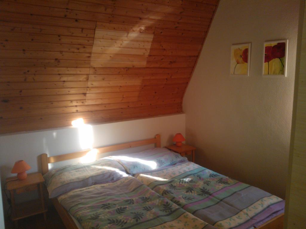 Mediterrán Apartmanház Szántód Exterior foto