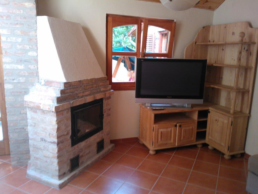 Mediterrán Apartmanház Szántód Exterior foto
