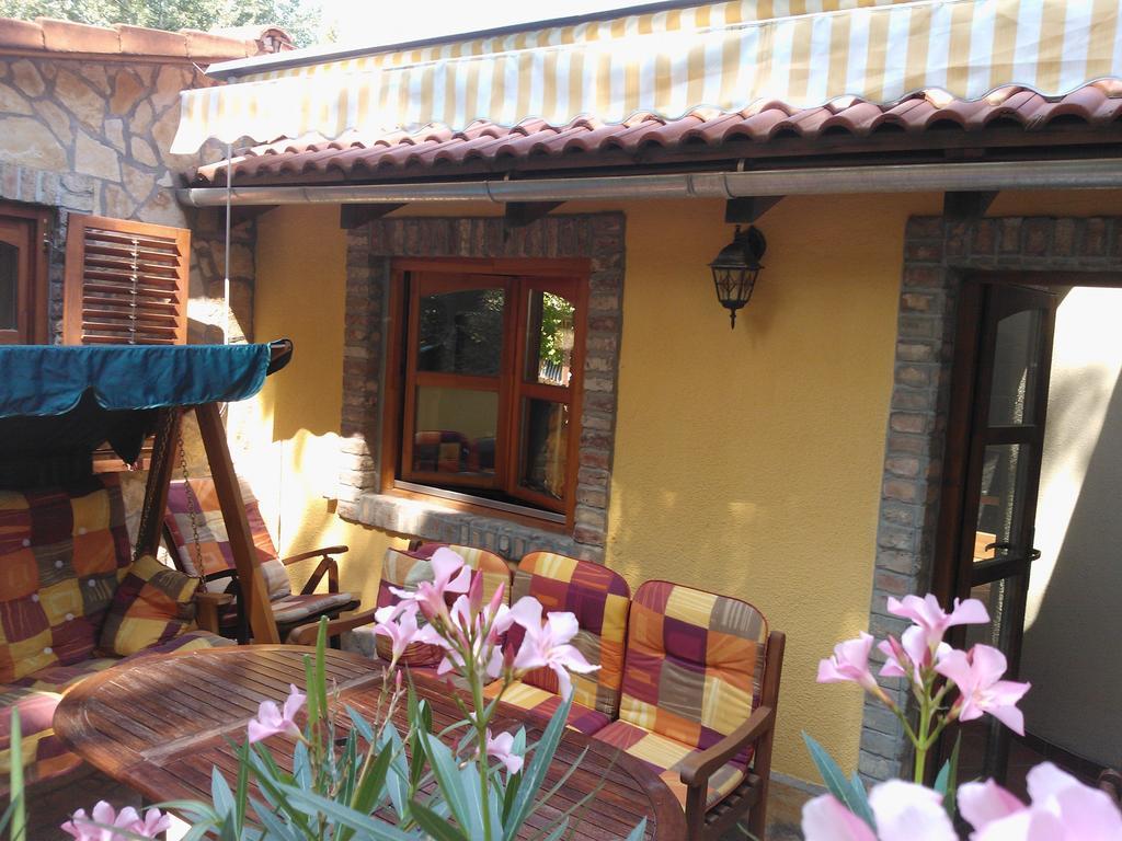 Mediterrán Apartmanház Szántód Exterior foto