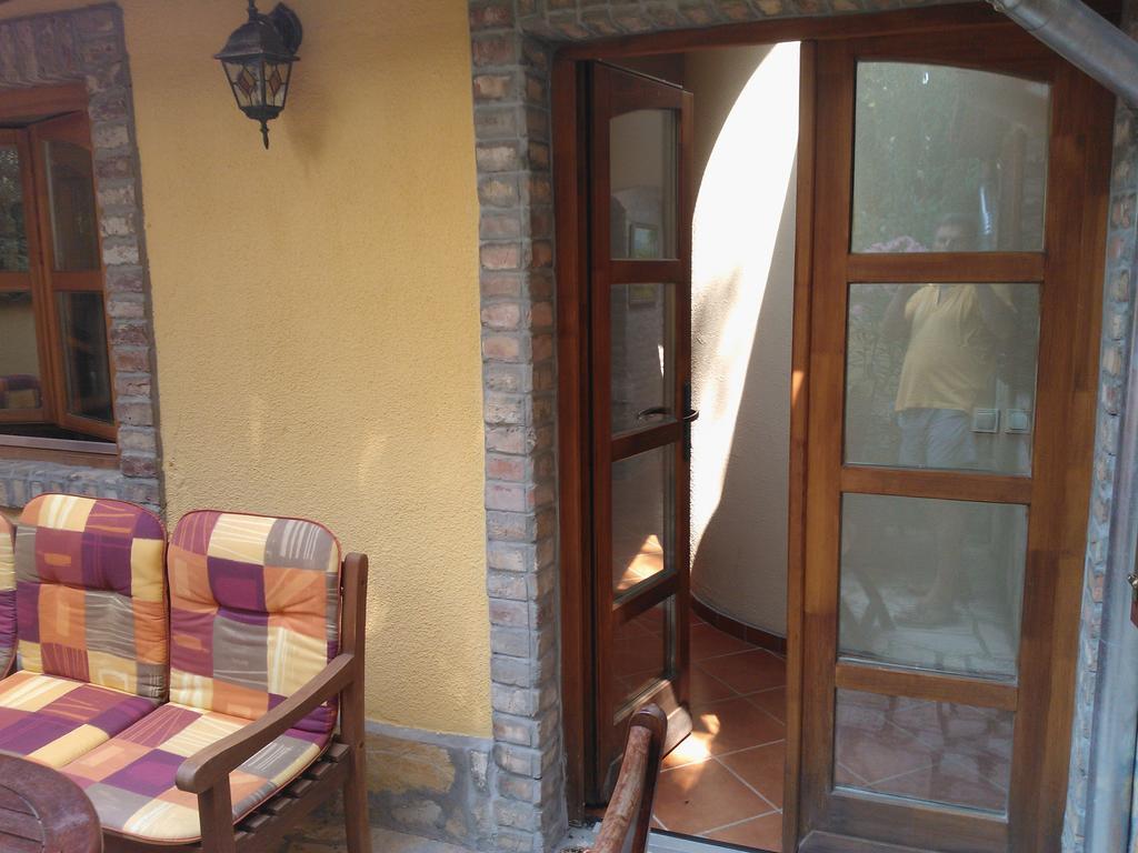 Mediterrán Apartmanház Szántód Exterior foto